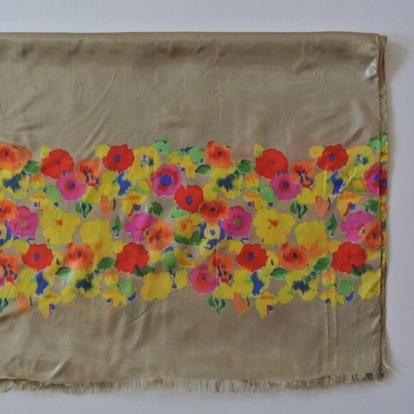 ATTENTION Womens Scarf Flowers - Picture 2 of 4